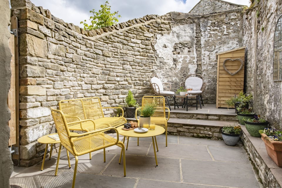 Eldred Cottage, Middleham: Fully enclosed outside patio area