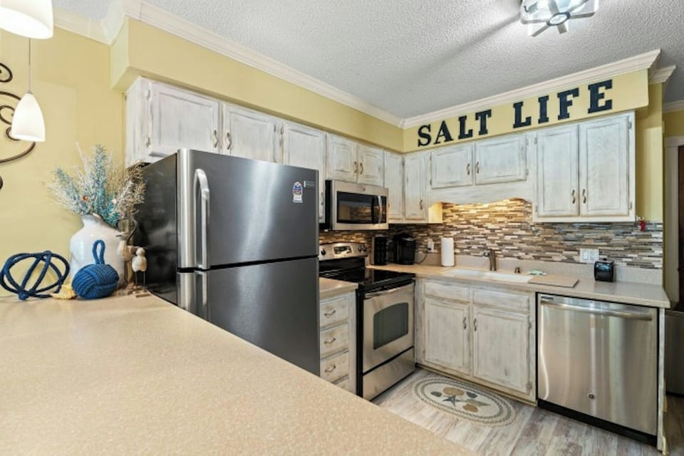 A fully stocked kitchen makes meal preparation a breeze.