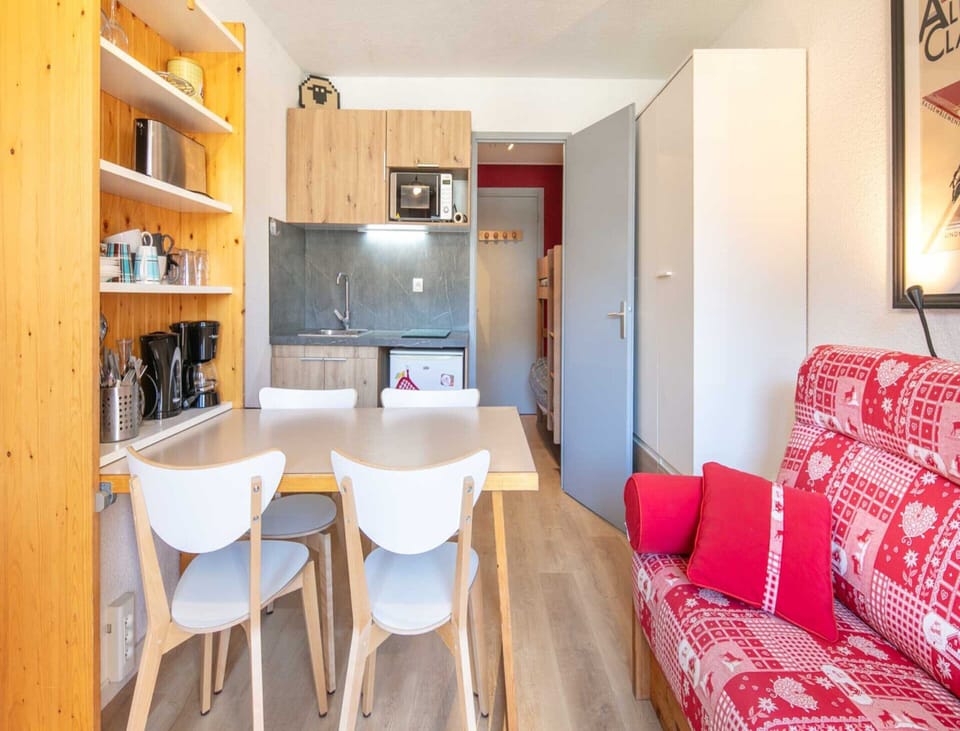 Apartment | Dining