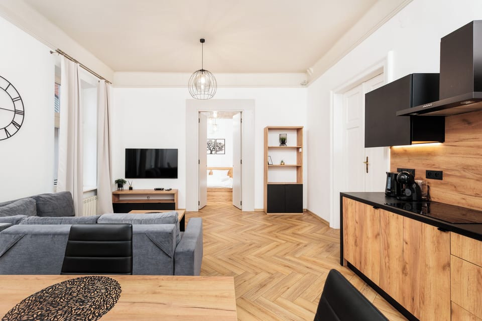 Comfort Apartment, 2 Bedrooms, Non Smoking, City View | 2 bedrooms, iron/ironing board, free WiFi, bed sheets