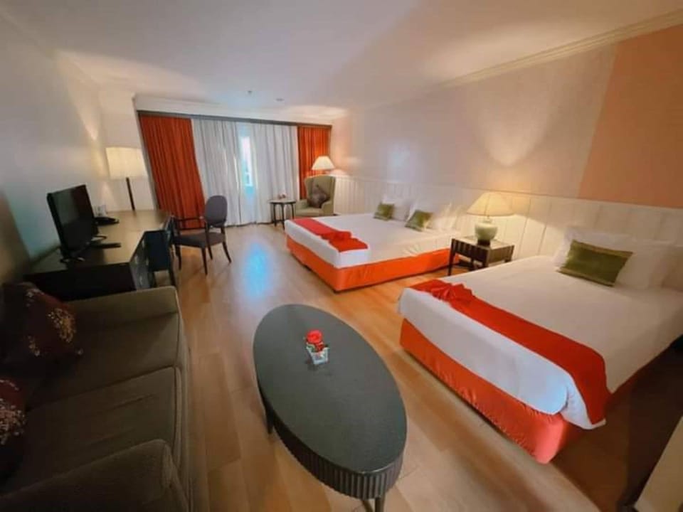 Deluxe Room | Minibar, desk, free WiFi