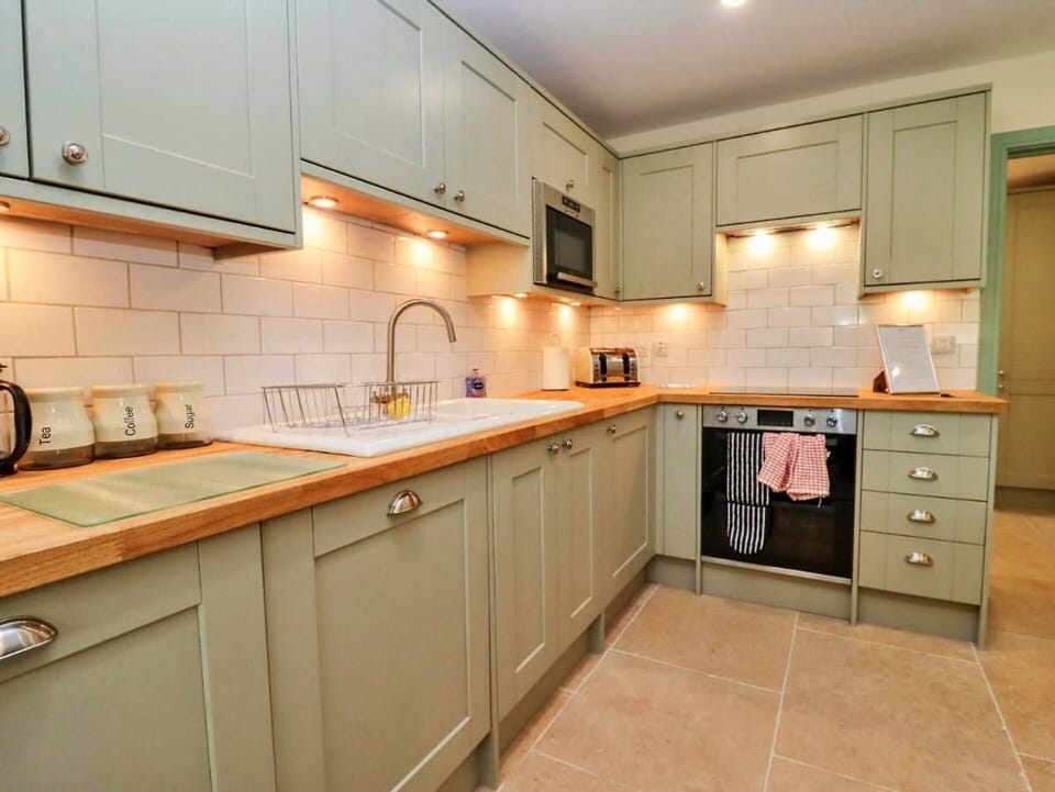 Cottage | Private kitchen | Highchair