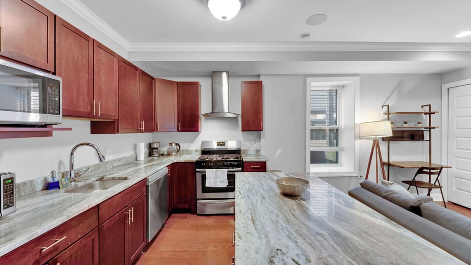 Full Kitchen