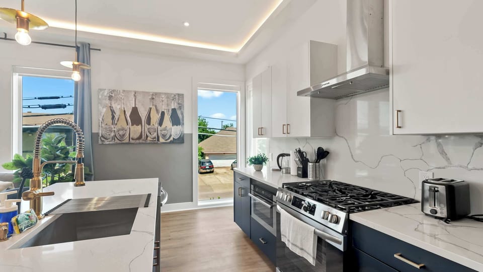 Full Kitchen