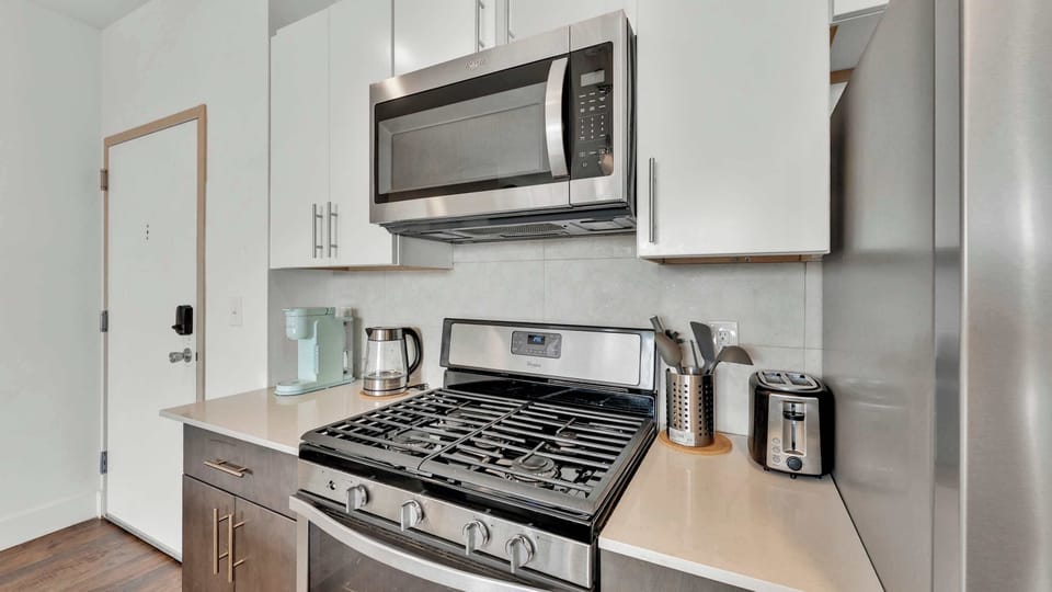 Full Kitchen