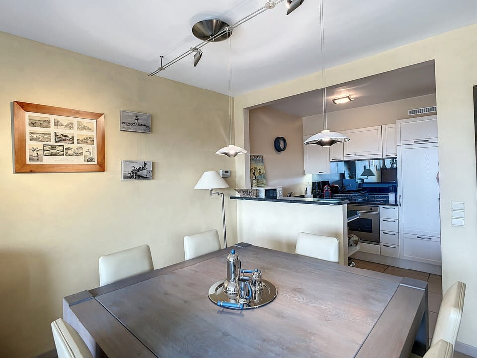 Apartment | Dining
