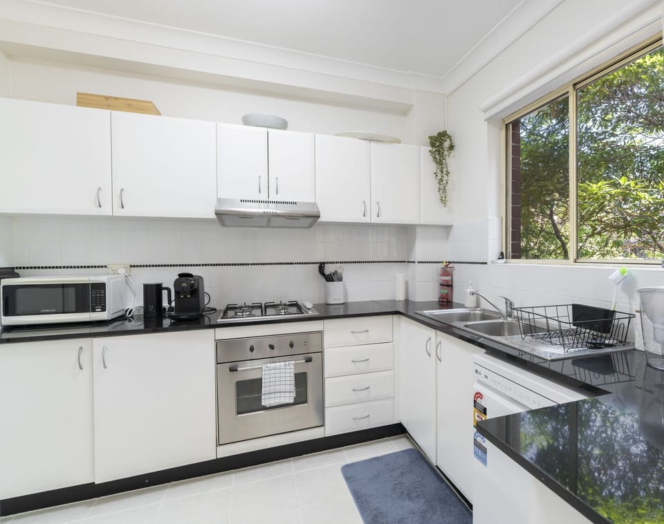 Classic Apartment, Multiple Beds | Private kitchen