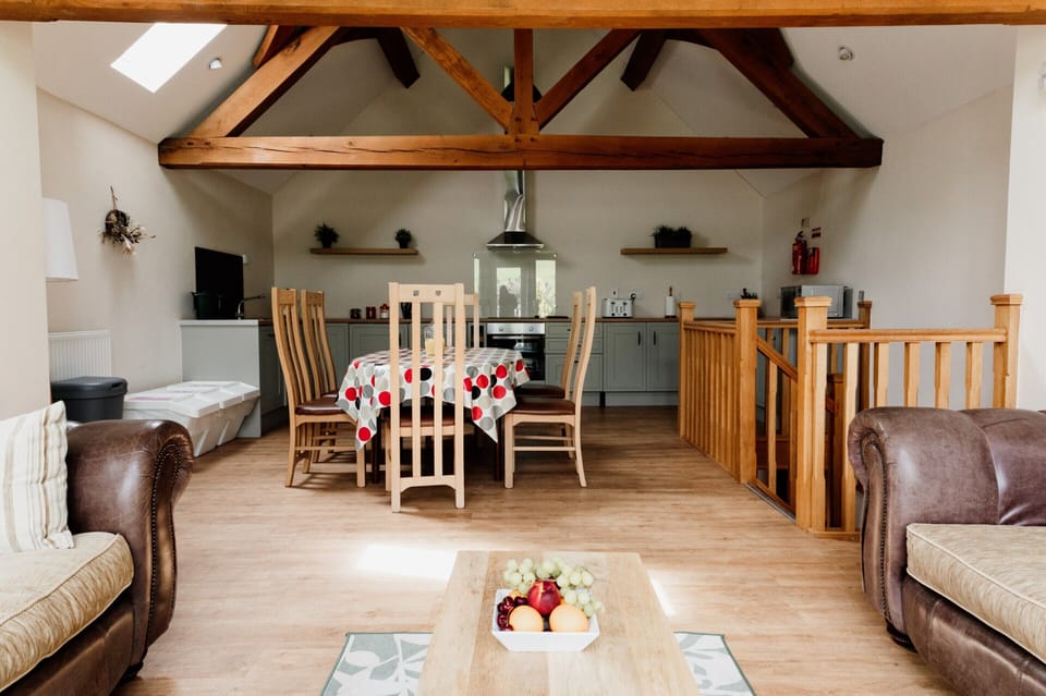 Cottage | Dining