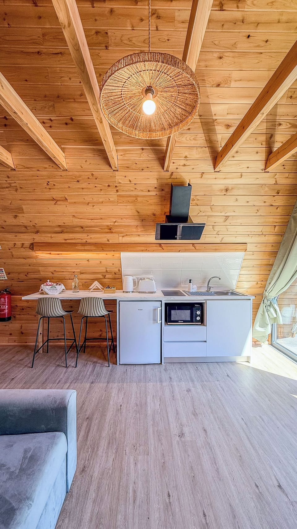 Standard Villa, Balcony, Garden View | Private kitchen | Mini-fridge, microwave, stovetop, cookware/dishes/utensils