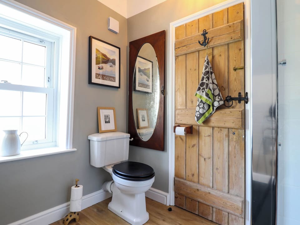Glan yr Afon Cottage in Wales