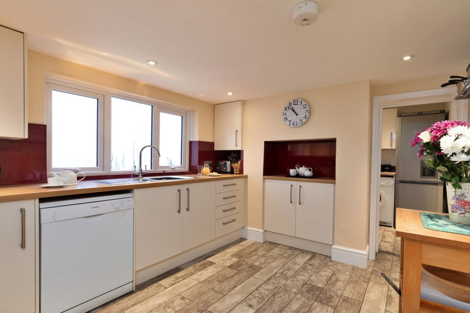 House | Private kitchen | Cookware/dishes/utensils