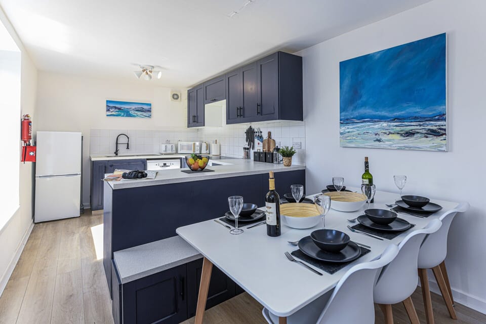 Cottage | Dining