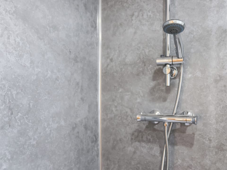 En-suite | Cae Cwta, Tal Y Bont, near Harlech