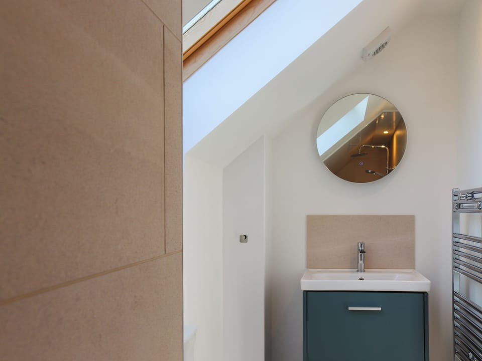 Bathroom | Erddyn - Sarn Faen Cottages, Tal-y-Bont, near Barmouth