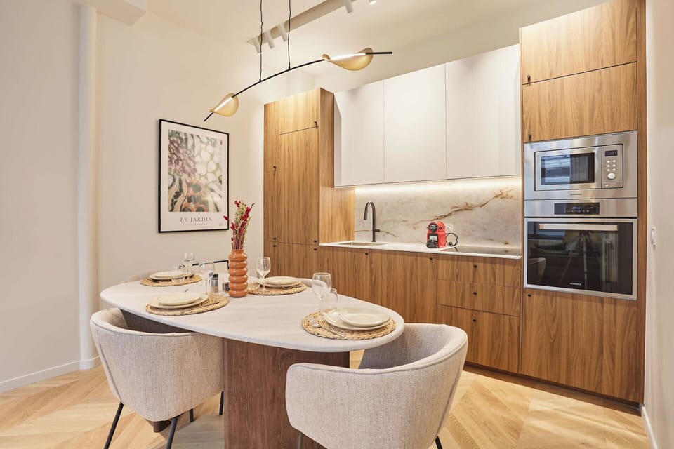 Apartment | Private kitchen | Fridge, microwave, oven, stovetop