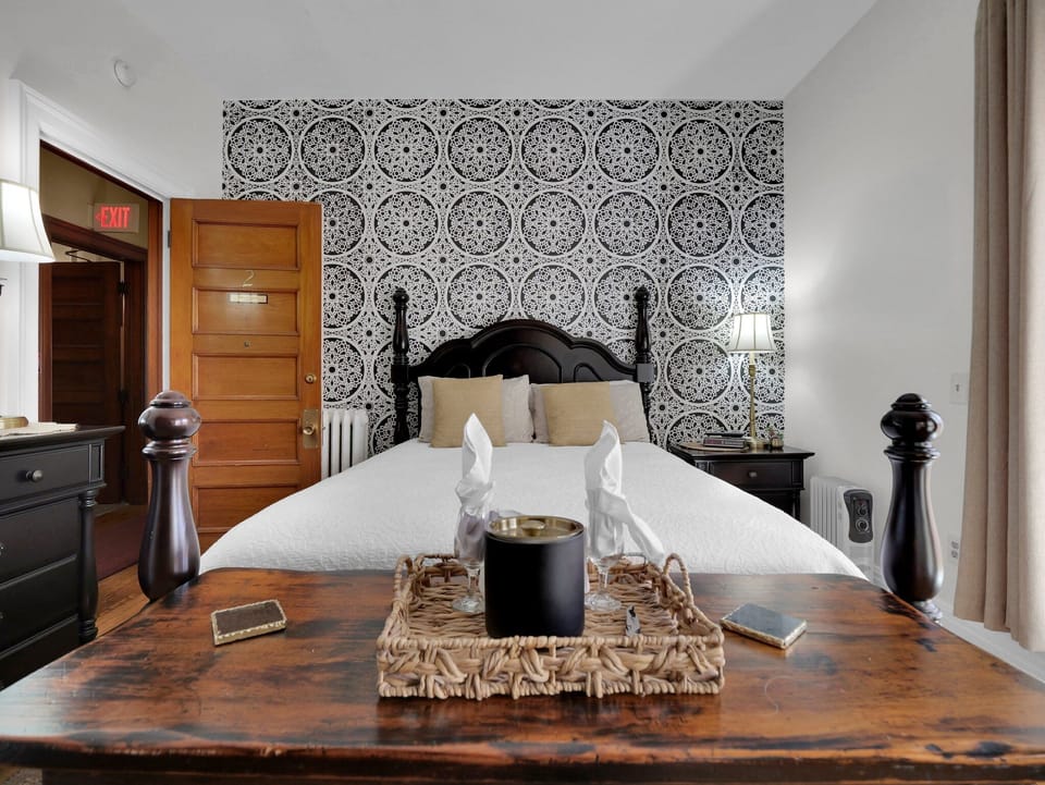 Signature Double Room, Park View | Individually decorated, individually furnished, iron/ironing board