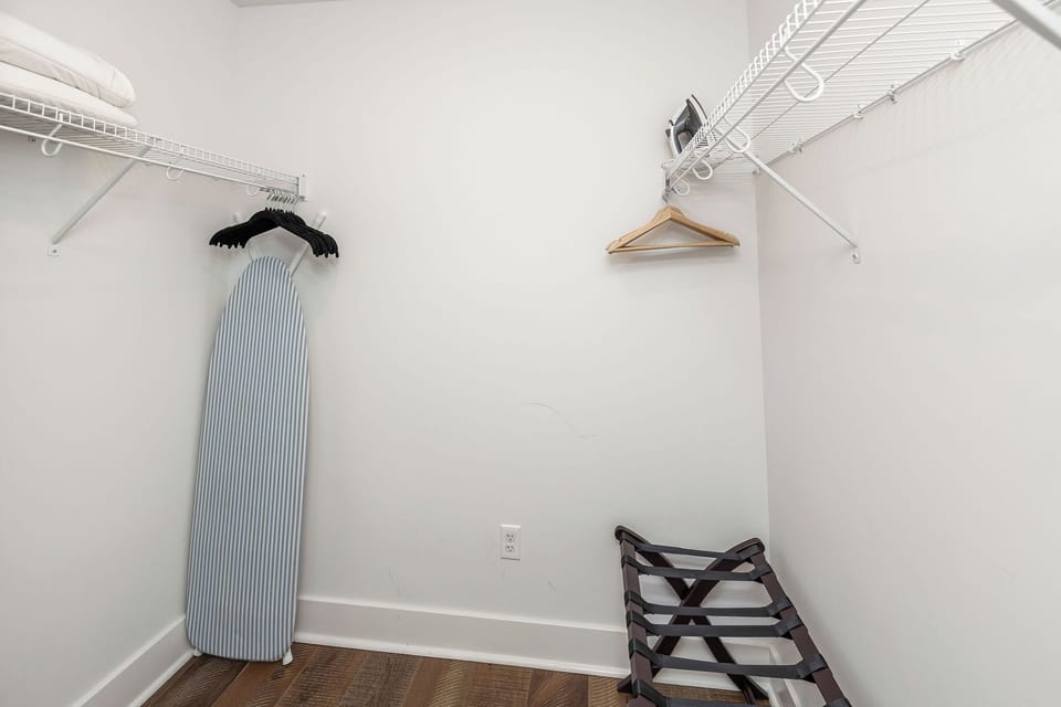 Walk-in closet