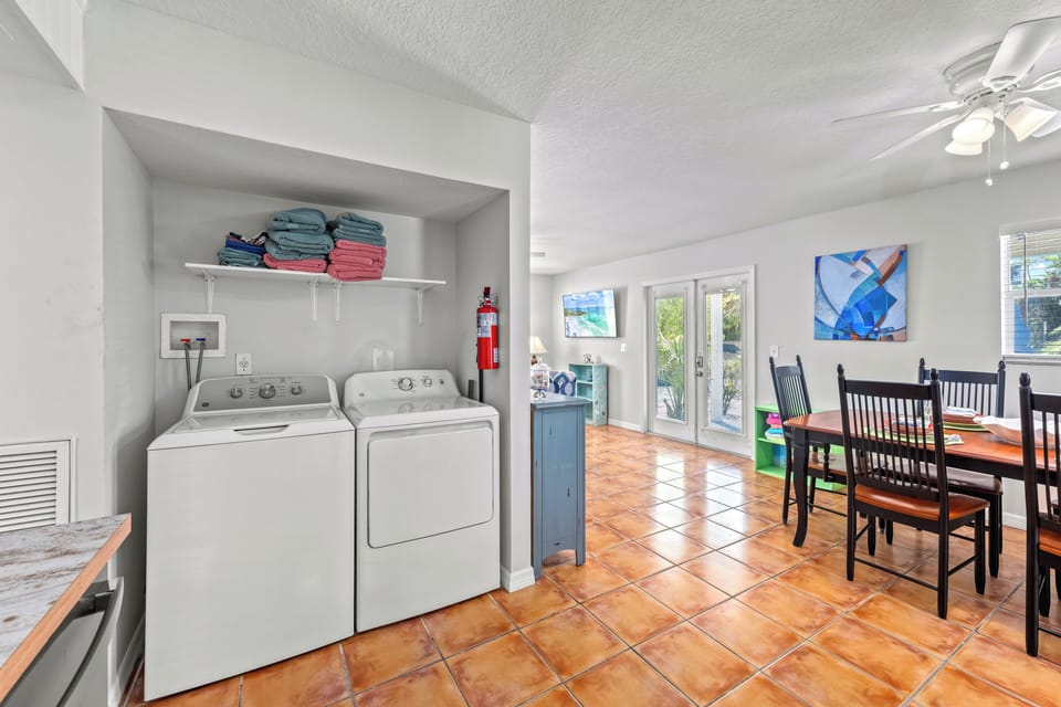 Pack light—your own washer and dryer make sandy days and salty towels no problem at all.