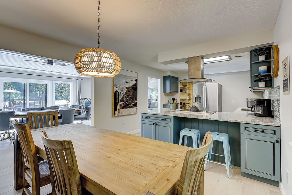 Dining table that seats 6 guests.