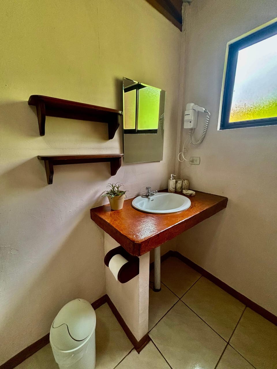Comfort Double Room, Garden View | Bathroom | Shower, free toiletries, towels, soap