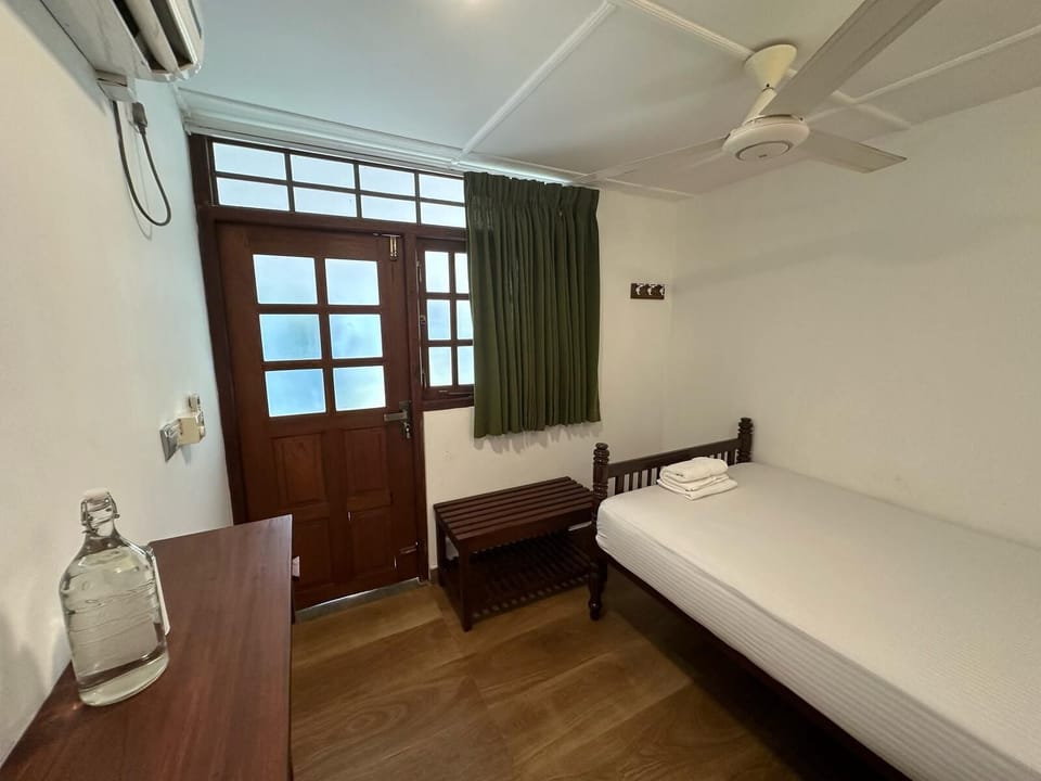 Single Room, Patio, Garden View | Laptop workspace, blackout drapes, free WiFi