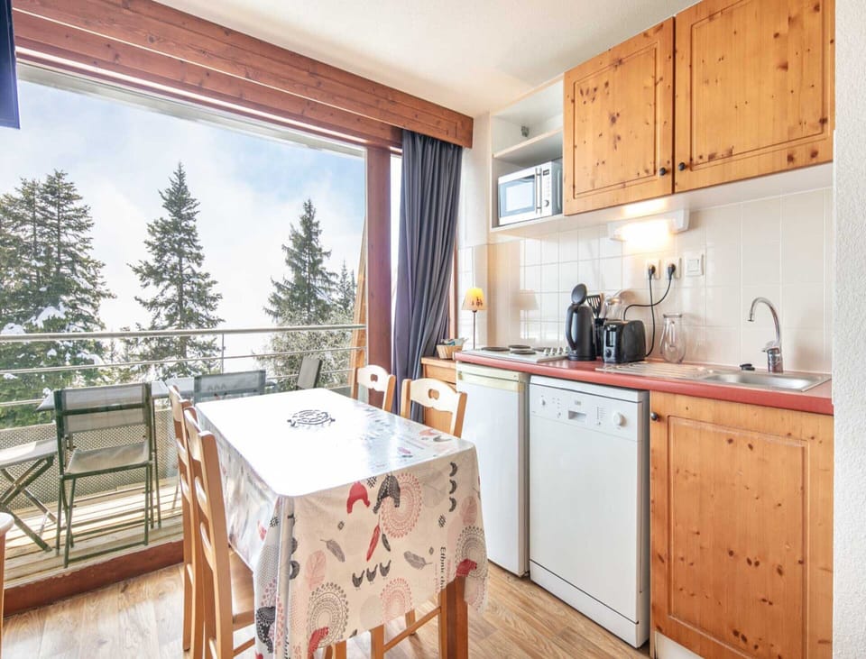 Apartment | Dining