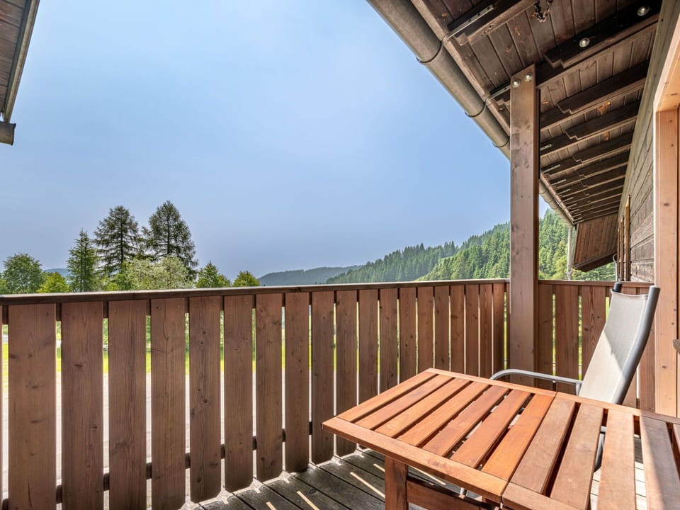 Wood, Porch, Hardwood, Wood Stain, Balcony, Plank, Handrail, Baluster, Plywood, Deck