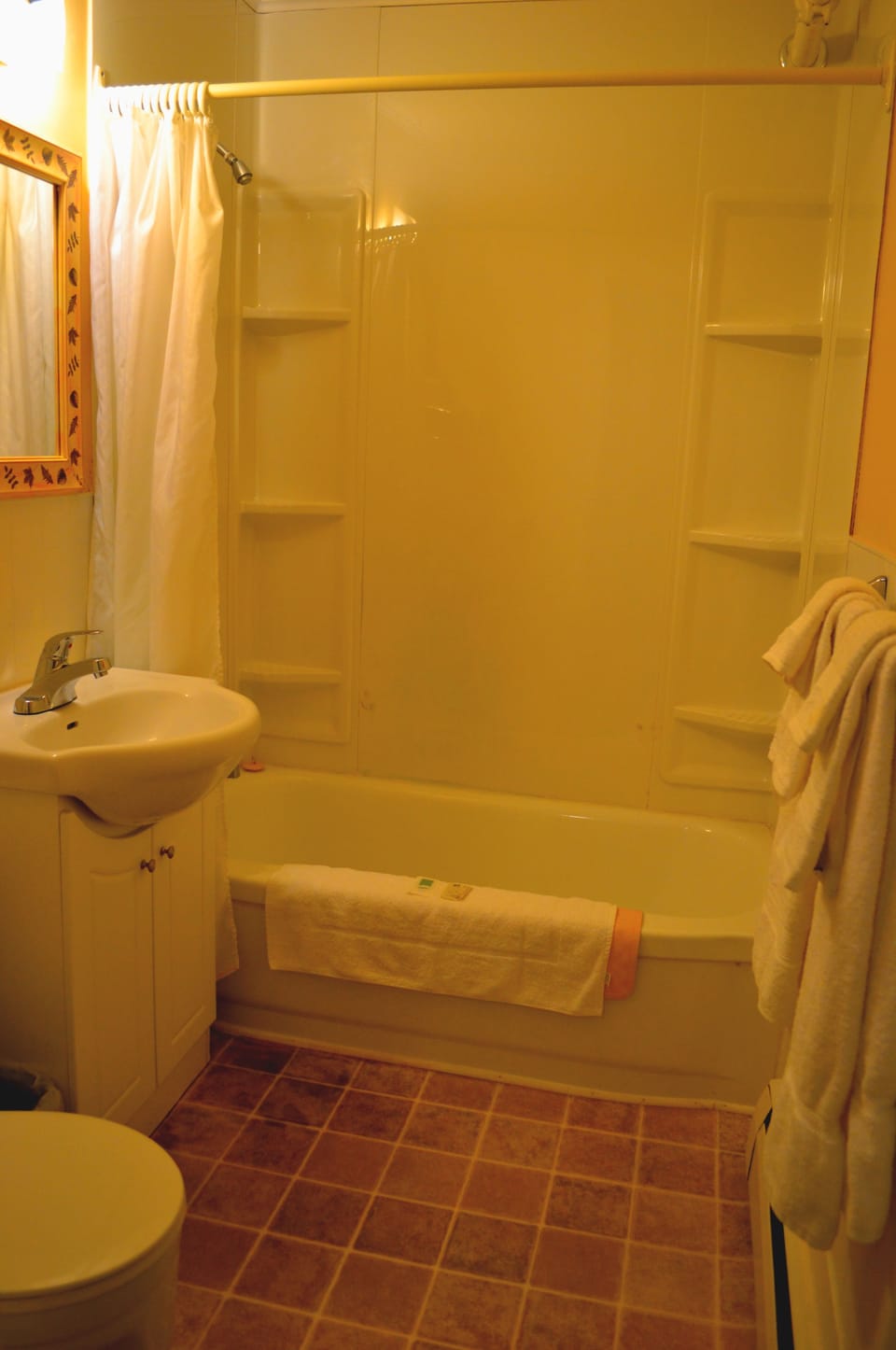 Standard Room, 2 Double Beds | Bathroom | Combined shower/tub, free toiletries, hair dryer, towels
