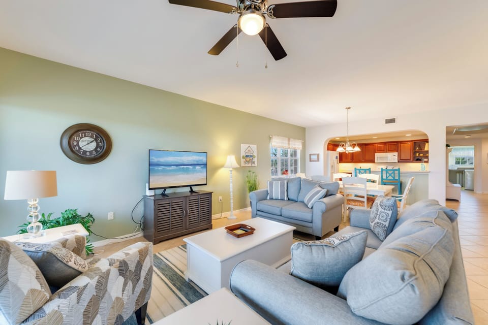 Cozy Island Living Room Bella Lago 544