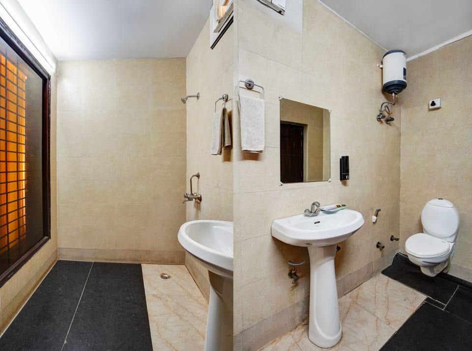Superior Double Room | Bathroom