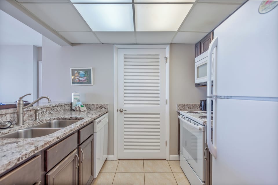 Full Kitchen