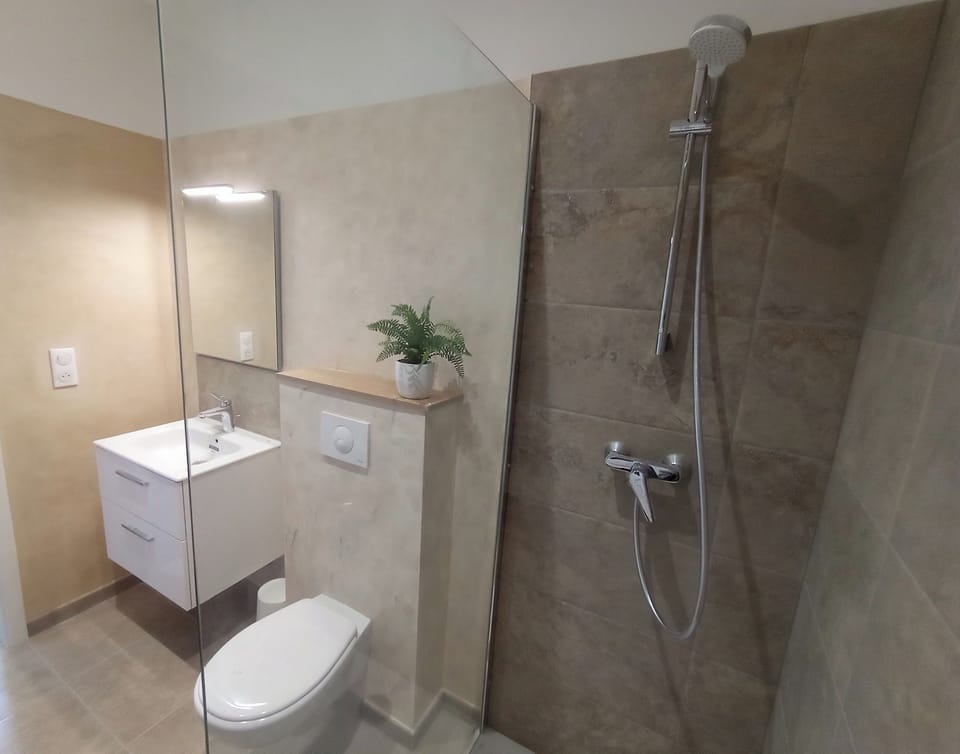 Comfort Double Room, 1 Queen Bed, Sea View | Bathroom