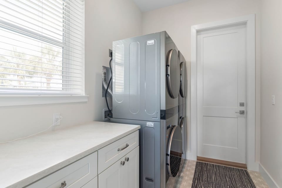 2 Sets of Washer & Dryer on the 1st level!