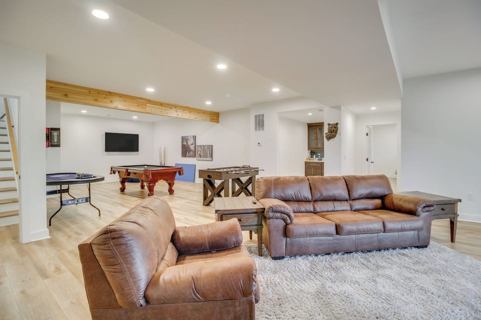 House (5 Bedrooms) | Interior