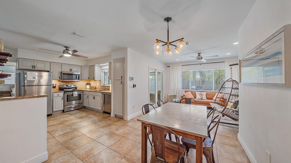 House, 3 Bedrooms | Private kitchen | Coffee/tea maker, fridge, oven, toaster