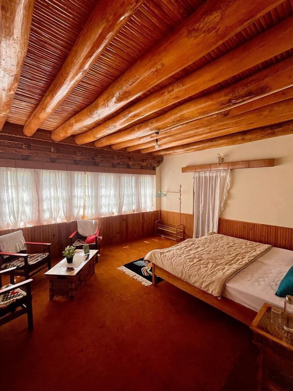 WiFi (free), bed sheets