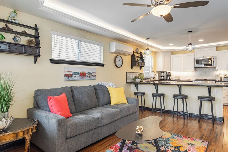 232CL - Living Room 2