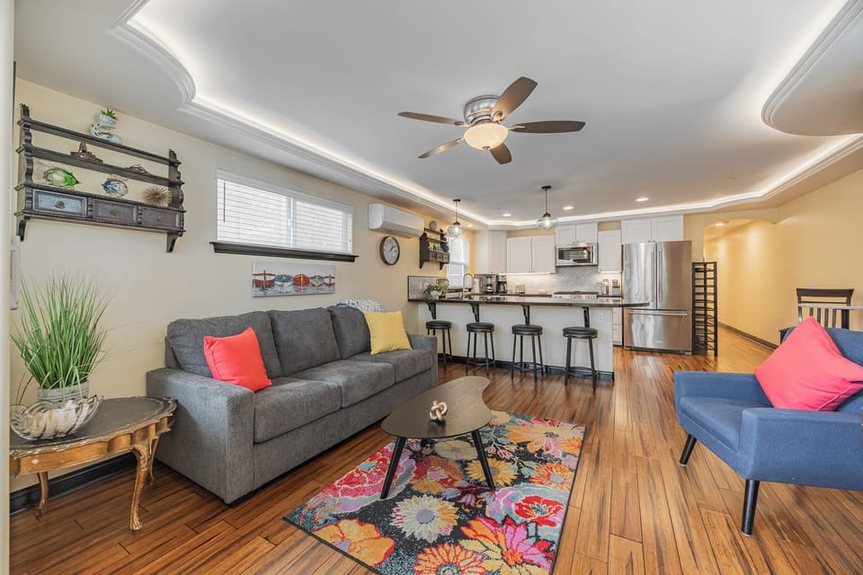 232CL - Living Room