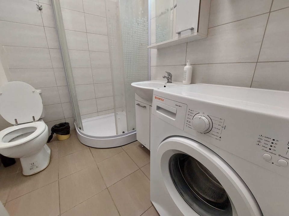 Deluxe Apartment, City View | Bathroom