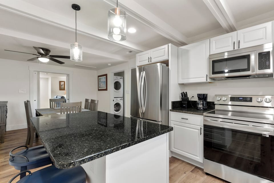 HIBX02: White Heron | Bottom Level Kitchen