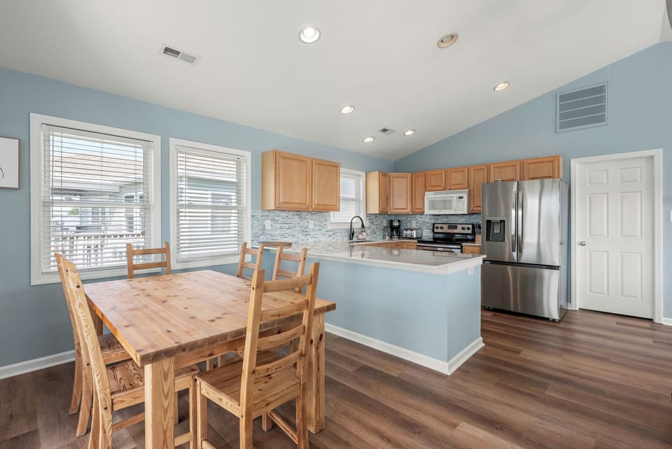 CH130: Teach na Mara | Top Level Dining Area