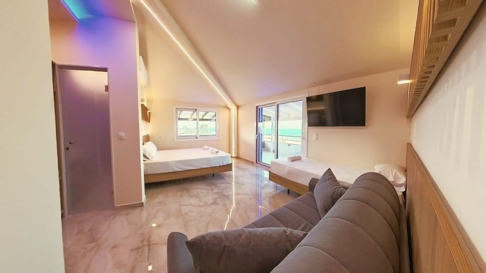 Junior Studio Suite, Sea View | Soundproofing, free WiFi, bed sheets