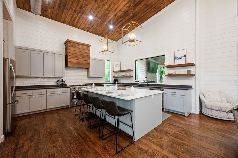Whip up family feasts or fireside snacks in this fully stocked modern kitchen.