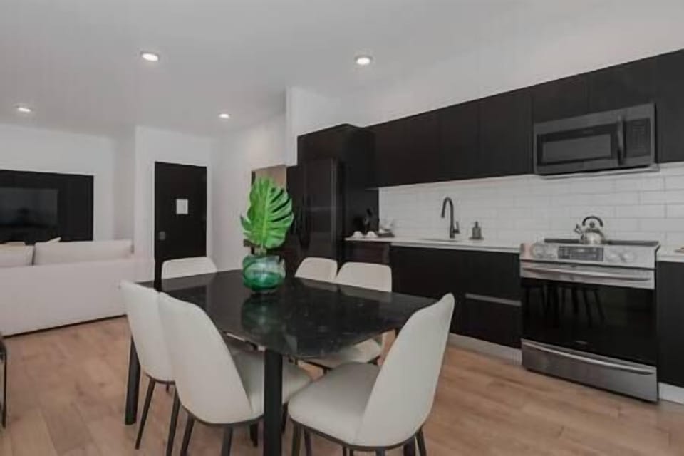 Dining Area (1)