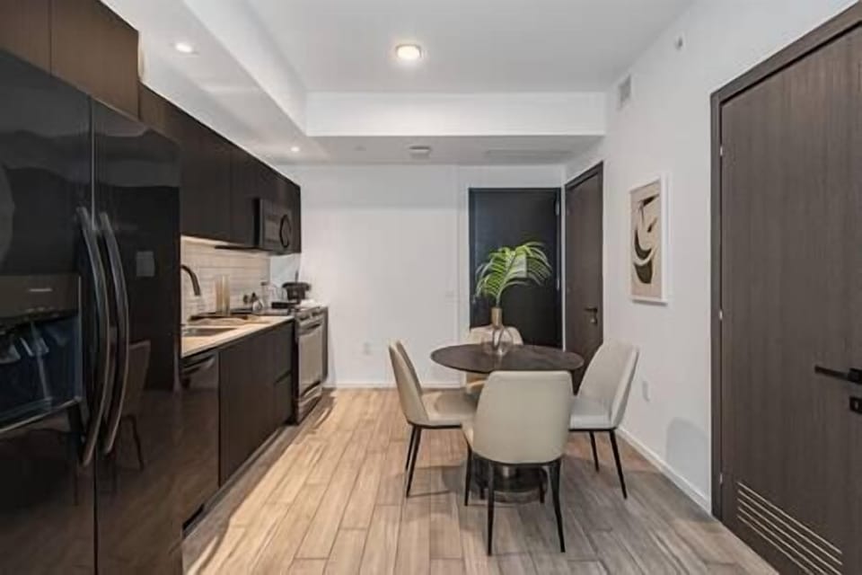 Dining Area (5)