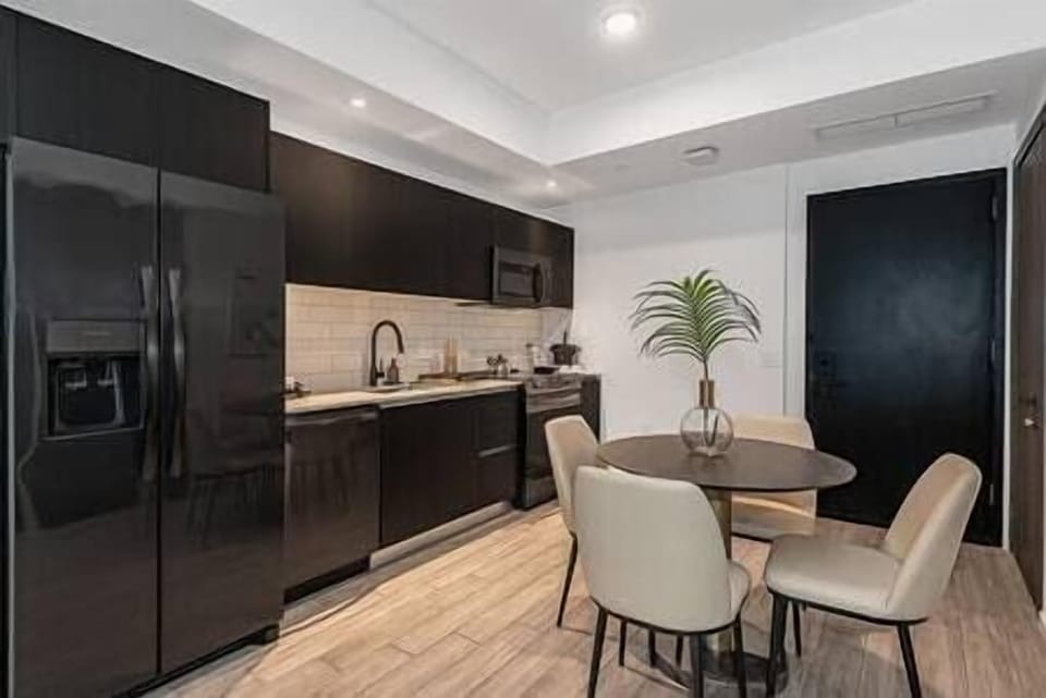 Dining Area (1)