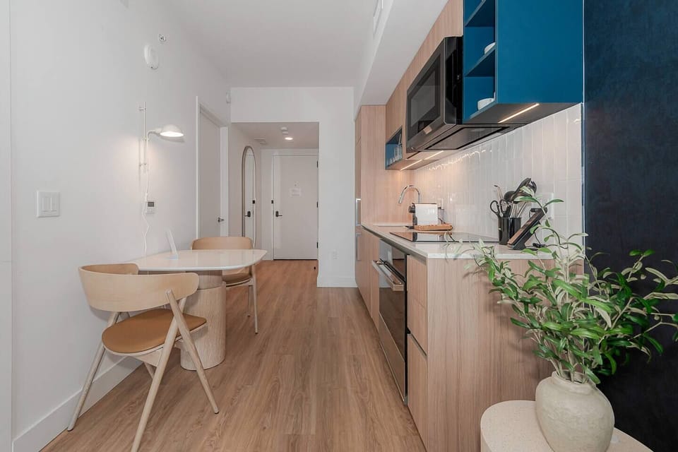 Dining Area (3)