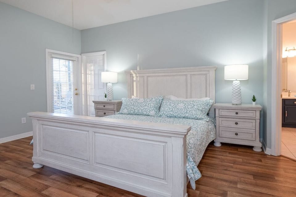 Primary Bedroom 1 - Main Floor