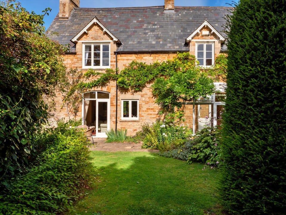 Cottage | Garden