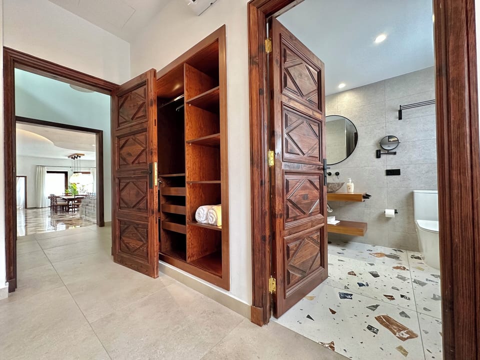 Deluxe Villa, 5 Bedrooms, Patio, Garden View | Bathroom